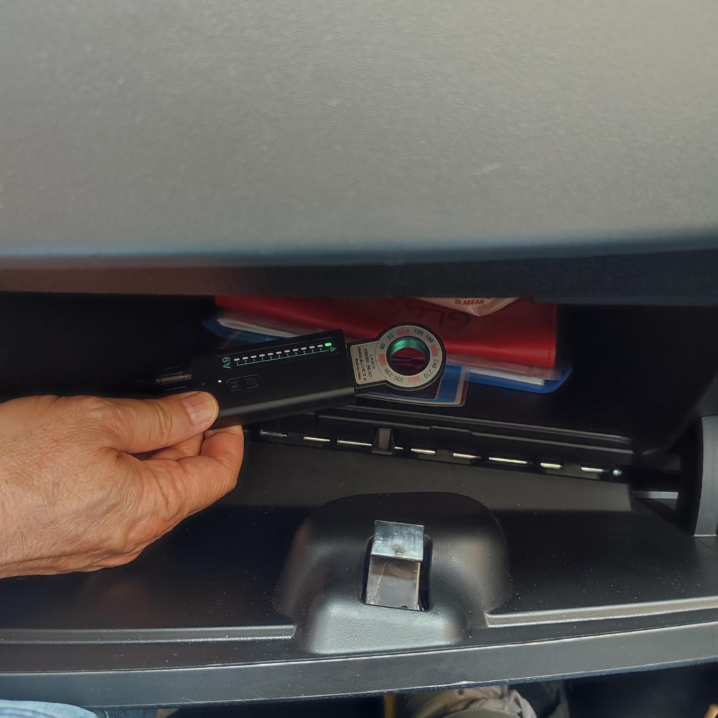 Rilevatore di microspie, telecamere, localizzatori gps per auto, e tutte le telecamere via cavo o SD piccolo compatto e potente - Anty Spy Detector A9