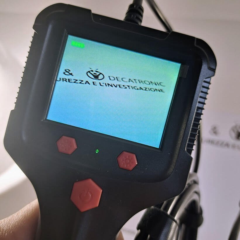 Telecamera endoscopica con monitor per bonifica microspie