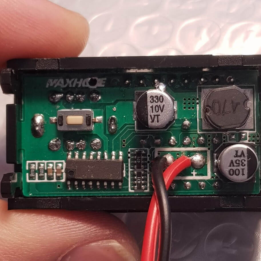 VOLTMETRO DIGITALE 12V LCD DA PANNELLO CON DOPPIO USB 5V MOTO,AUTO,CAMPER,BARCA
