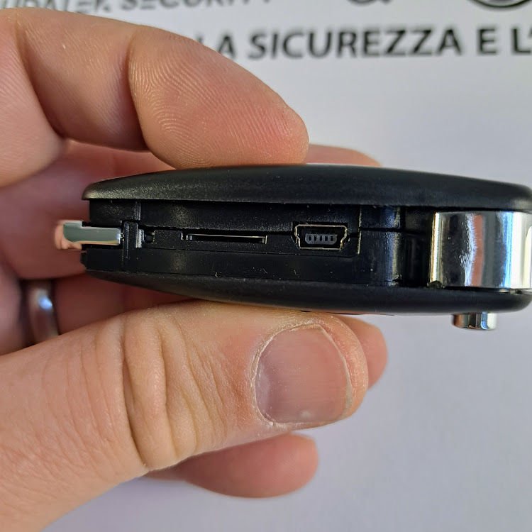 Telecamera spia chiave auto