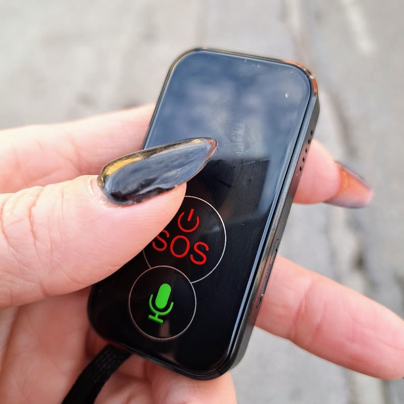 Portachiavi GPS con chiamata di emergenza