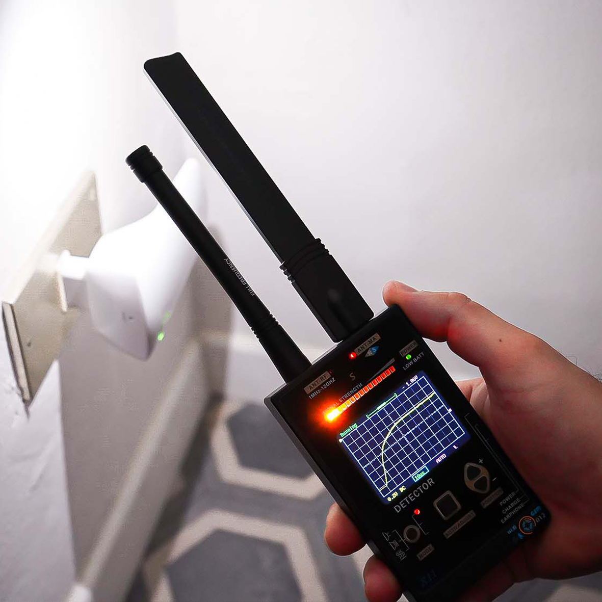 Rilevatore Di Videocamera, Micro Spia Professionale, Rilevatore Microspie, Rilevatore Telecamere Nascoste , Analizzatore di spettro Rilevatore Di Segnale GSM/EMF Dispositivo Per Ufficio, Auto, Hotel, Viaggi