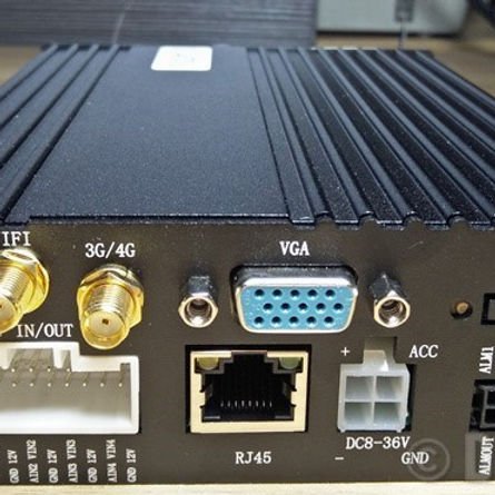 Videoregistratore Per Auto 4 Telecamere, Monitor, E GPS Con Visione Da Cellulare