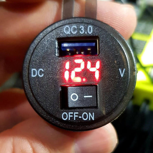 Voltmetro Tester Digitale incasso Auto Moto DC 12-24V con USB 3.0 e interruttore