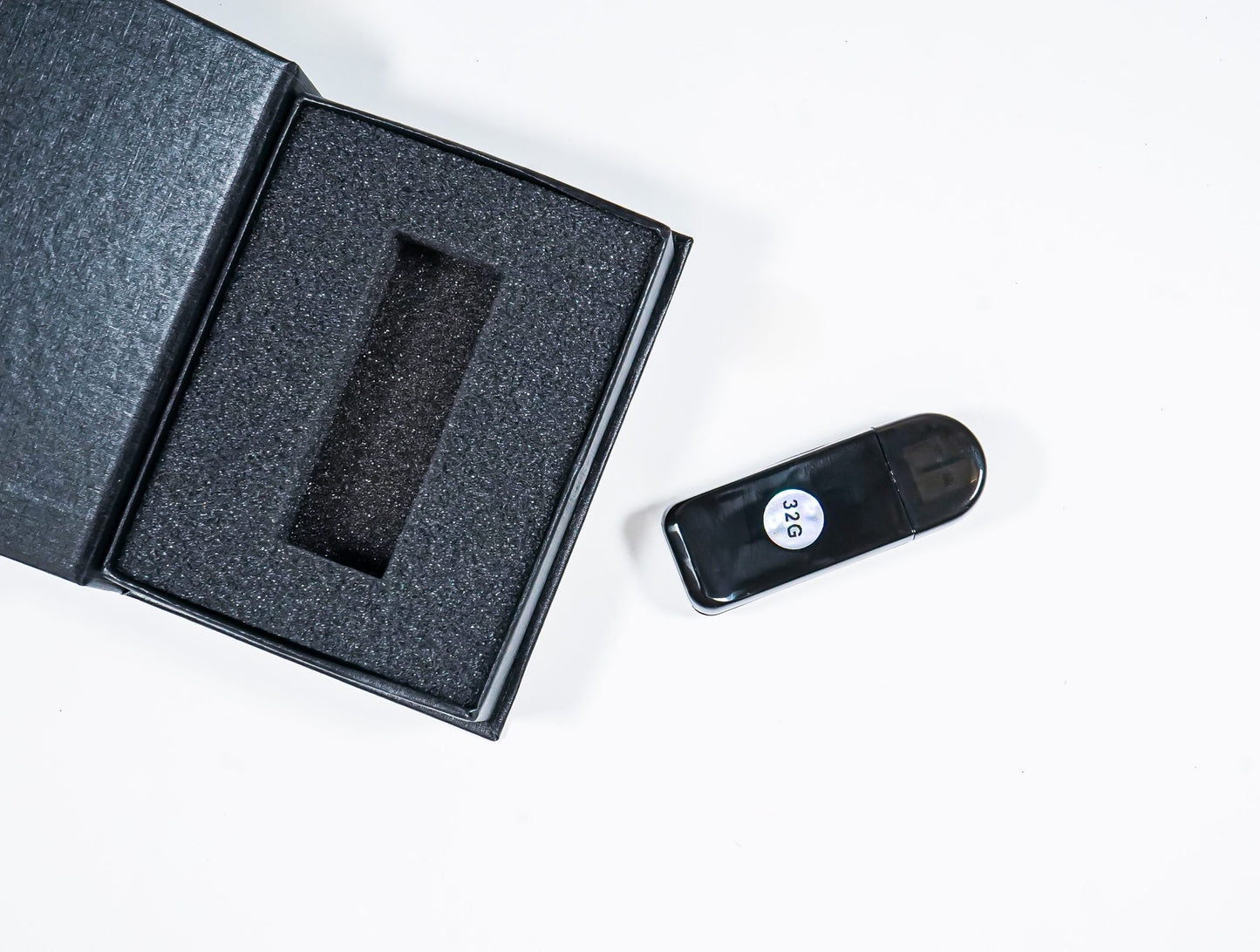 Telecamera spia chiavetta USB con sistema touch alta definizione HD 1920 con microfono